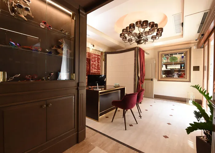 Santa Croce Boutique